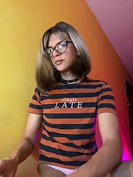 thalia dyson online show from 01/07/25, 04:39