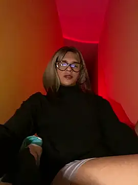 thalia dyson online show from 01/28/25, 04:08