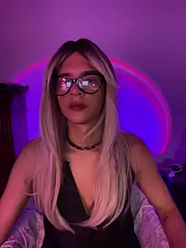 thalia dyson online show from 02/22/25, 04:07