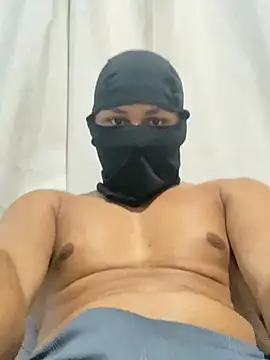 Snapshot of rickzinnxz chatting on 12/19/24, 05:29 rickzinnxz online show from 12/19/24, 05:29