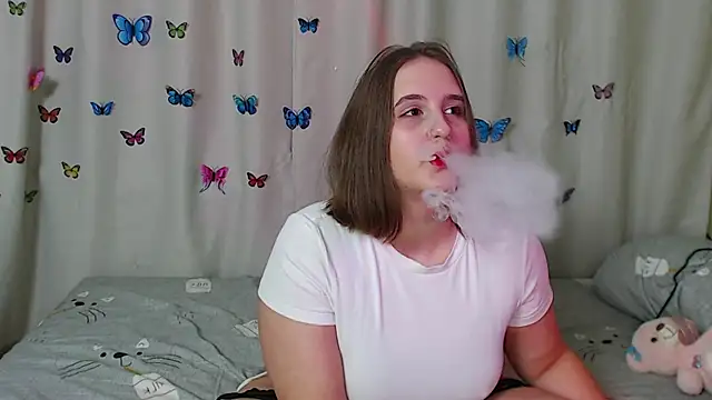 Snapshot of Phantommira chatting on 01/10/25, 07:32 Phantommira online show from 01/10/25, 07:32