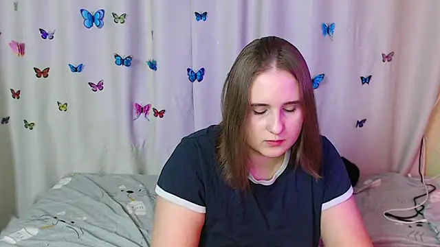 Snapshot of Phantommira chatting on 01/15/25, 10:24 Phantommira online show from 01/15/25, 10:24