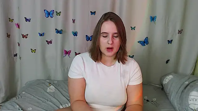 Snapshot of Phantommira chatting on 01/22/25, 06:10 Phantommira online show from 01/22/25, 06:10