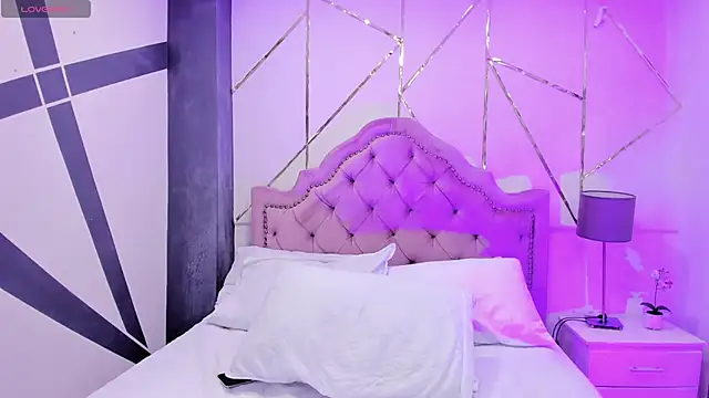 RoseCassie online show from 01/04/25, 04:11