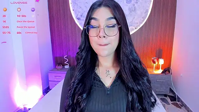 RoseCassie online show from 06/06/26, 01:49
