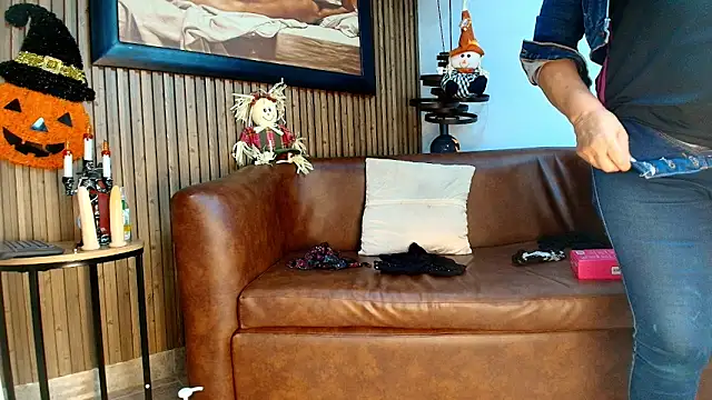 Valentinadiazz1 online show from 10/15/25, 06:52