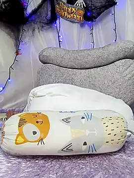 Snapshot of evaFiore chatting on 11/02/25, 06:43 evaFiore online show from 11/02/25, 06:43