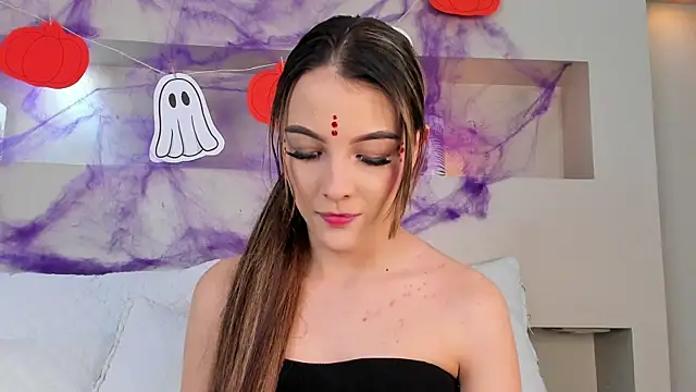 Snapshot of KendalPrince chatting on 10/31/25, 05:08 KendalPrince online show from 10/31/25, 05:08