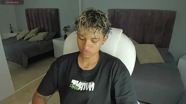 Dominick jones online show from 01/23/25, 07:51