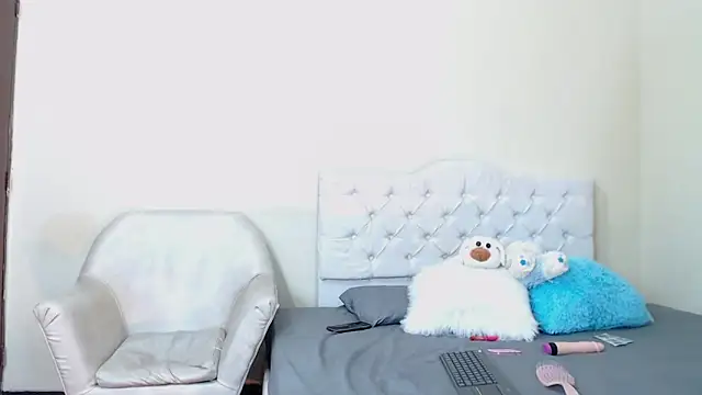 Mariana 16  online show from 01/14/25, 11:27