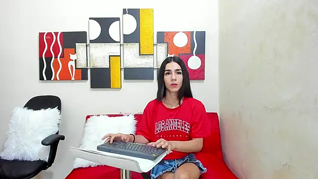 Mariana 16  online show from 02/13/25, 08:13