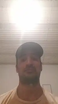 Snapshot of italianbighorse22 chatting on 10/27/25, 12:26 italianbighorse22 online show from 10/27/25, 12:26