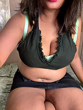 Snapshot of honeyboobies7249 chatting on 11/13/25, 05:12 honeyboobies7249 online show from 11/13/25, 05:12