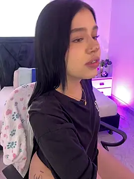 Lily Woodz online show from 06/23/26, 07:12