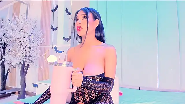 Snapshot of salomebenz chatting on 11/03/25, 10:10 salomebenz online show from 11/03/25, 10:10