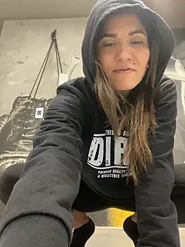 AlejandritaMilano online show from 05/27/26, 08:06