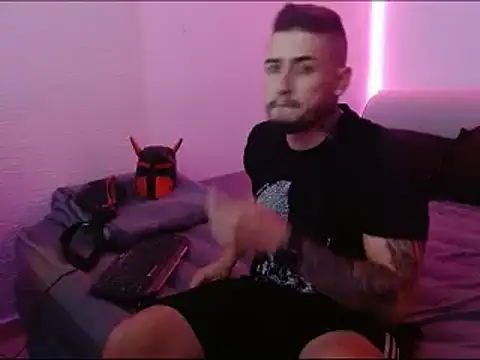 Snapshot of miia-liiam chatting on 01/11/25, 12:22 miia-liiam online show from 01/11/25, 12:22