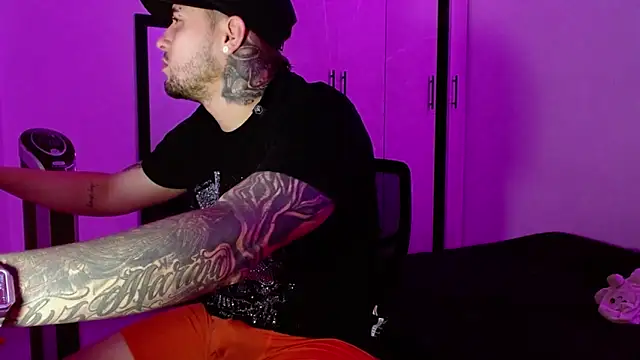 miia-liiam online show from 05/04/26, 04:30