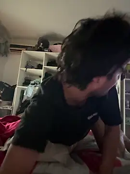 Snapshot of porplata22 chatting on 10/28/25, 01:47 porplata22 online show from 10/28/25, 01:47