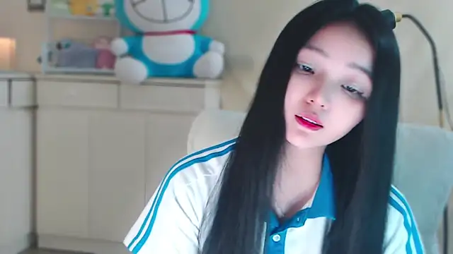 xiao-xiao-D online show from 01/04/25, 12:05