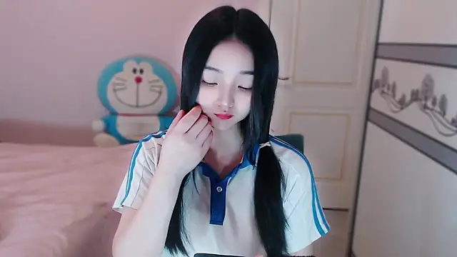 xiao-xiao-D online show from 10/11/25, 02:33