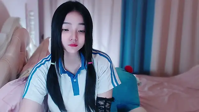 xiao-xiao-D online show from 10/12/25, 04:44