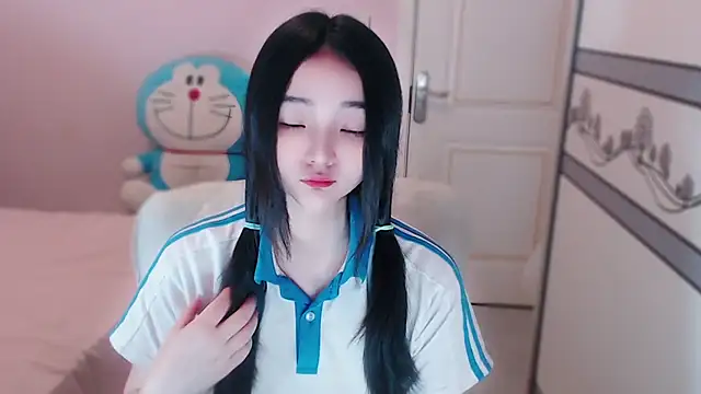 xiao-xiao-D online show from 10/18/25, 02:03