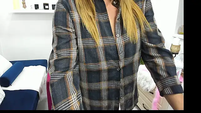 Aileen Stone online show from 12/18/24, 02:17
