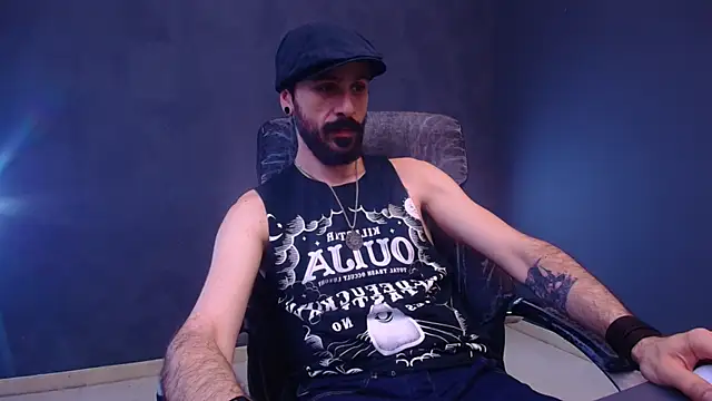 Snapshot of AxelColton chatting on 11/23/25, 05:40 AxelColton online show from 11/23/25, 05:40