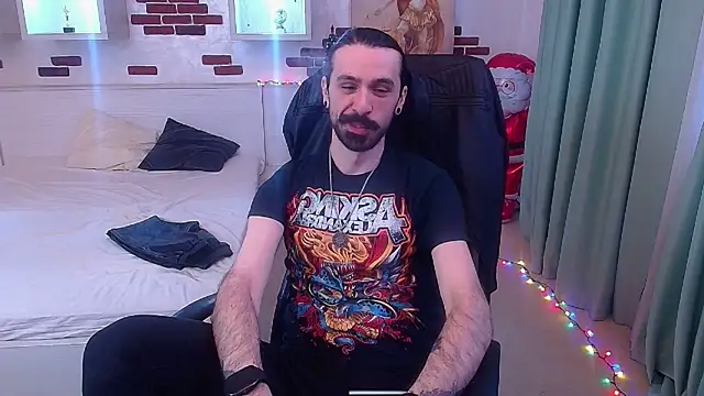 Snapshot of AxelColton chatting on 12/14/25, 08:30 AxelColton online show from 12/14/25, 08:30