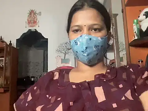 Snapshot of Tamil_Sanjana_ chatting on 09/17/25, 11:28 Tamil Sanjana online show from 09/17/25, 11:28