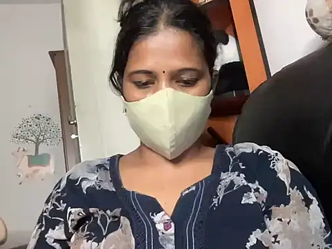 Snapshot of Tamil_Sanjana_ chatting on 10/19/25, 08:42 Tamil Sanjana online show from 10/19/25, 08:42