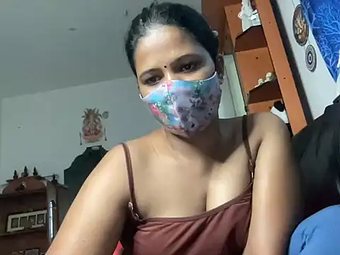 Snapshot of Tamil_Sanjana_ chatting on 10/31/25, 01:17 Tamil Sanjana online show from 10/31/25, 01:17