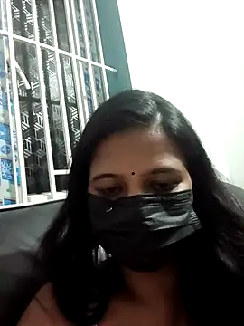 Tamil Sanjana  online show from 02/15/26, 07:10