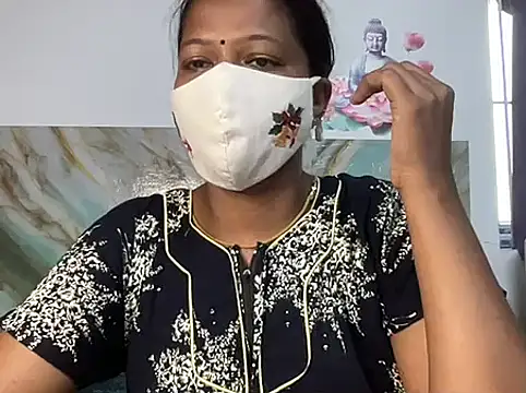 Tamil Sanjana  online show from 05/13/26, 01:14