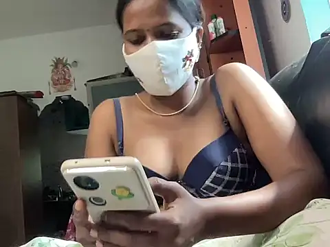 Tamil Sanjana  online show from 05/19/26, 08:31