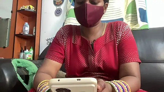 Tamil Sanjana  online show from 06/14/26, 08:49