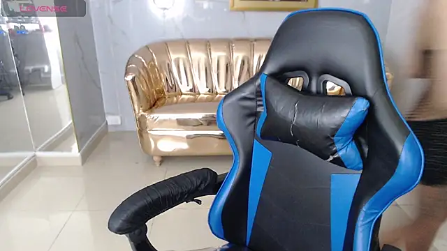 Snapshot of honey_torres_sub chatting on 11/06/25, 01:45 honey torres sub online show from 11/06/25, 01:45