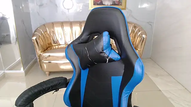 Snapshot of honey_torres_sub chatting on 11/21/25, 01:32 honey torres sub online show from 11/21/25, 01:32