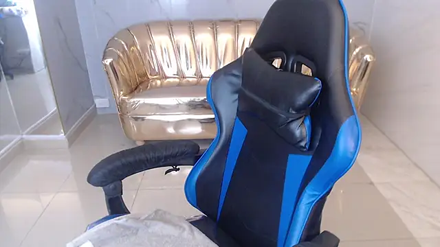 Snapshot of honey_torres_sub chatting on 12/17/25, 02:23 honey torres sub online show from 12/17/25, 02:23