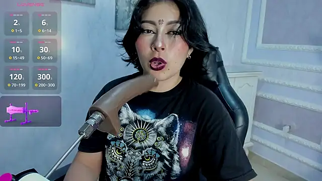 Snapshot of Lily_Martinez chatting on 11/23/25, 08:03 Lily Martinez online show from 11/23/25, 08:03