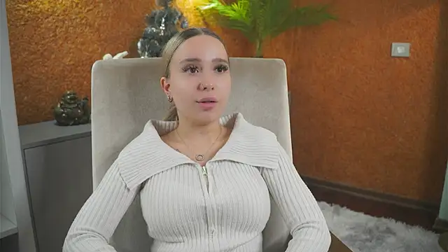 Snapshot of HildColden chatting on 12/21/24, 11:33 HildColden online show from 12/21/24, 11:33