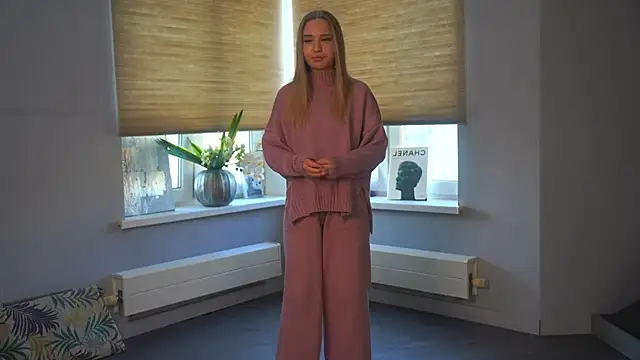 Snapshot of HildColden chatting on 12/24/24, 06:55 HildColden online show from 12/24/24, 06:55