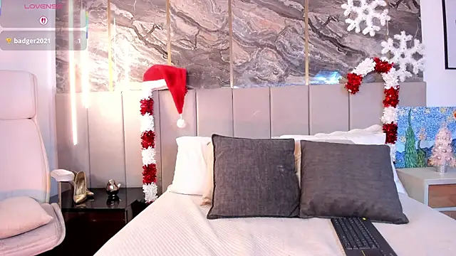 Snapshot of Sienna_Blake_ chatting on 12/13/25, 07:53 Sienna Blake online show from 12/13/25, 07:53