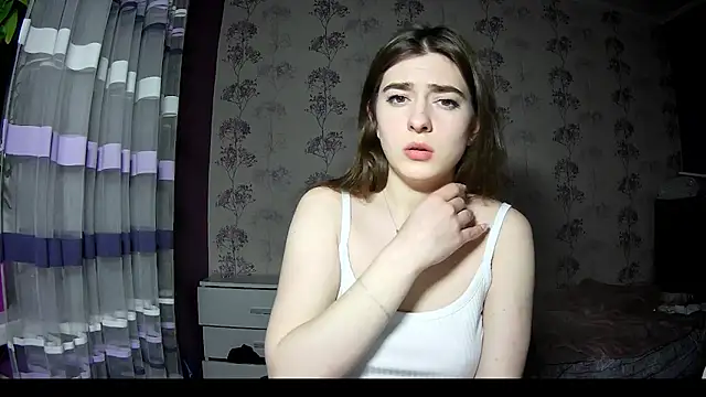 Snapshot of Sofiy_a chatting on 02/12/25, 10:37 Sofiy a online show from 02/12/25, 10:37