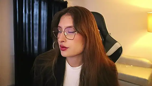 Daisha Riley online show from 11/14/25, 03:33