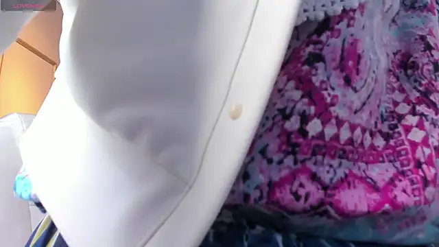 Snapshot of PerlaPreciosa chatting on 10/19/25, 04:02 PerlaPreciosa online show from 10/19/25, 04:02