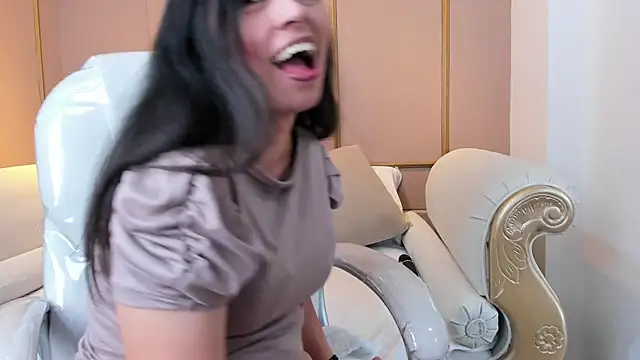 Snapshot of PerlaPreciosa chatting on 10/30/25, 04:36 PerlaPreciosa online show from 10/30/25, 04:36