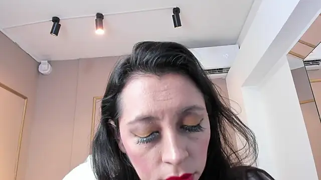 Snapshot of PerlaPreciosa chatting on 11/08/25, 04:01 PerlaPreciosa online show from 11/08/25, 04:01