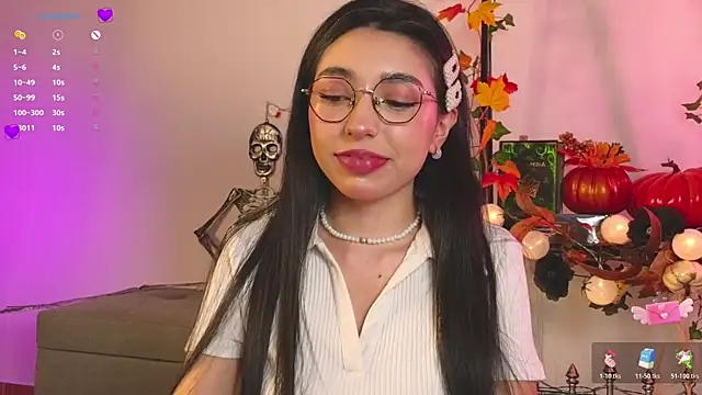 Snapshot of Sweet_Nyx chatting on 10/17/25, 09:17 Sweet Nyx online show from 10/17/25, 09:17